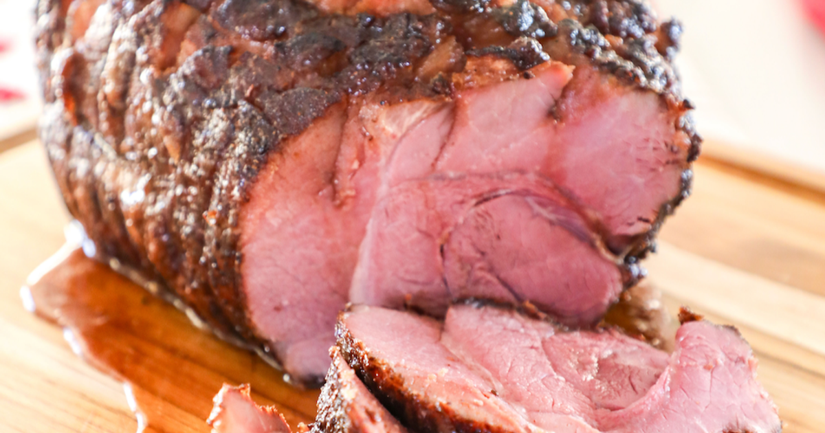 recipes__honey-baked-ham-recipe/Honey_Glazed_Ham.png