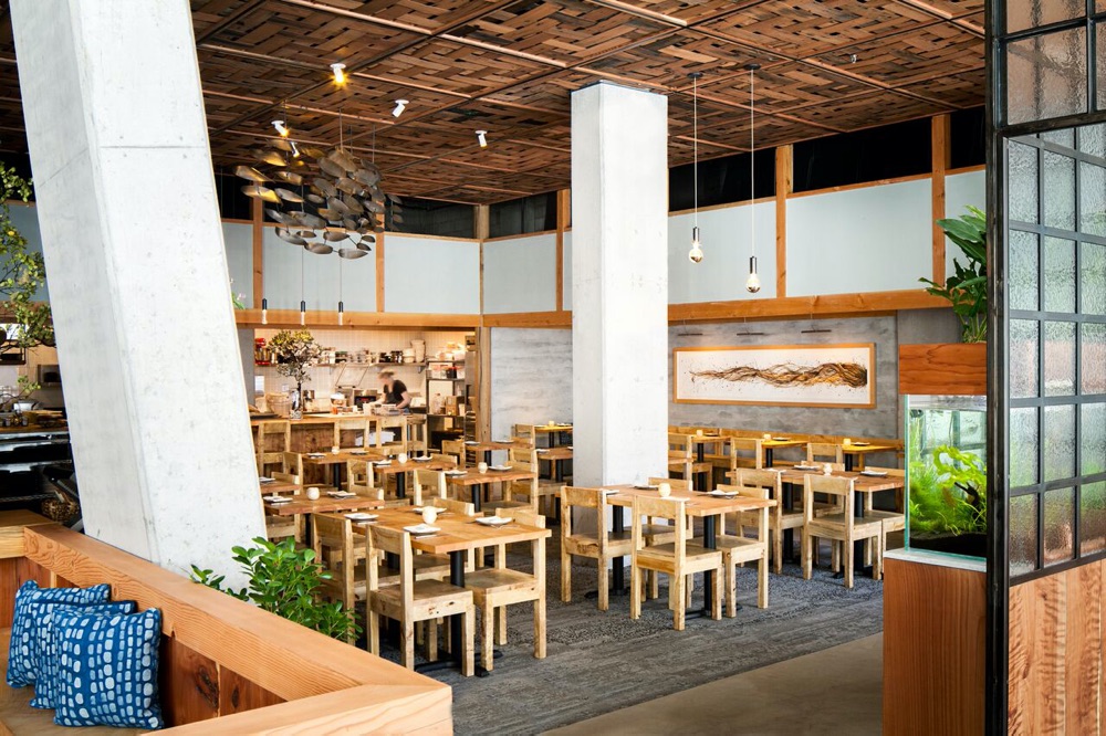 blog__featured-purveyor-the-perennial-restaurant-where-eating-is-an-agricultural-act/SCRPerennialdiningroom.jpg