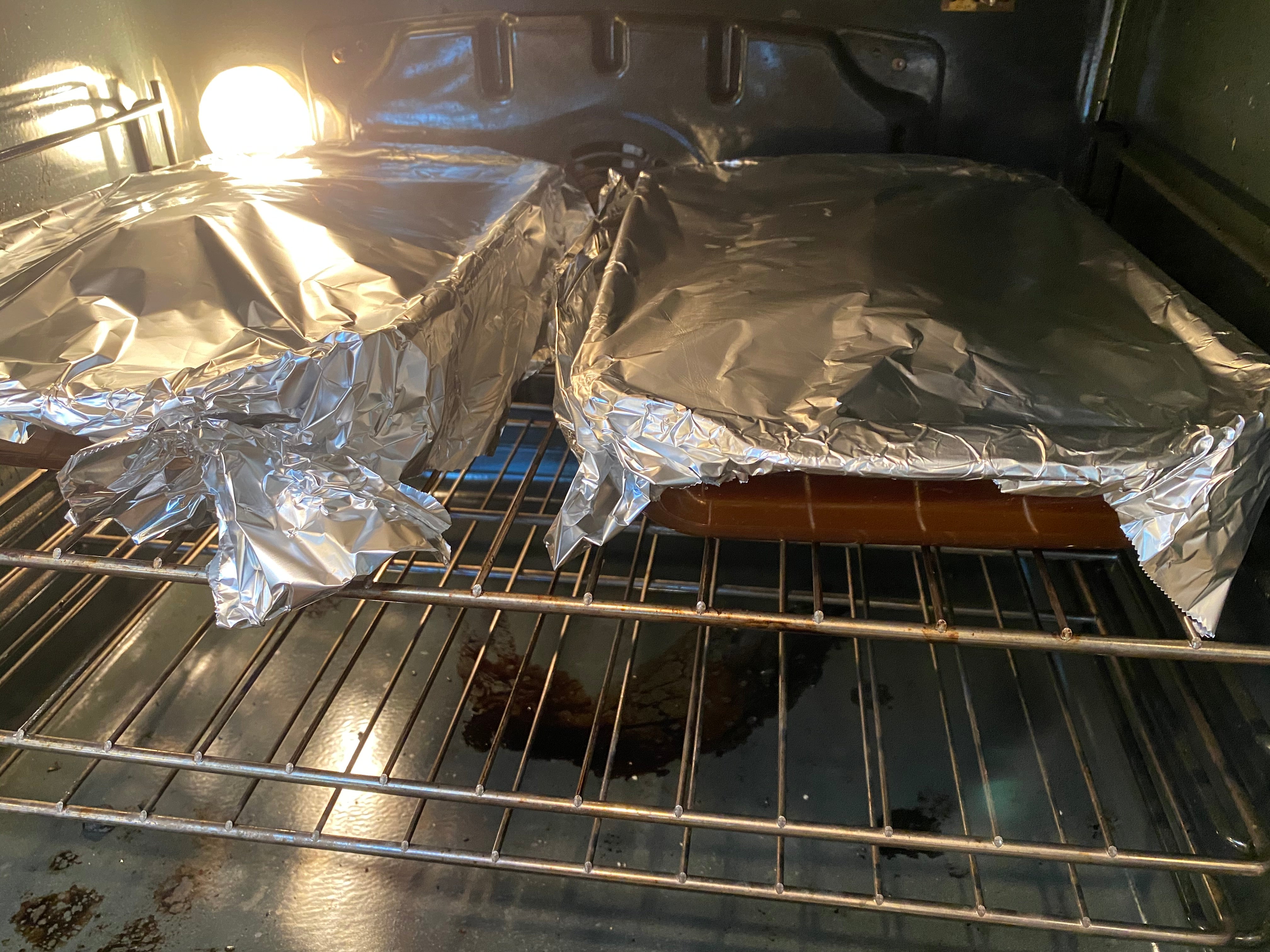 recipes__high-holiday-tangy-spiced-brisket/brisket_in_oven.jpg
