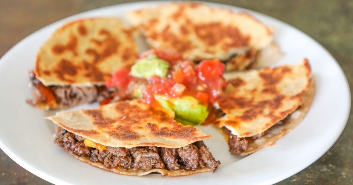 30 Minute Fast & Easy Meal Planner: Ground Beef Quesadilla