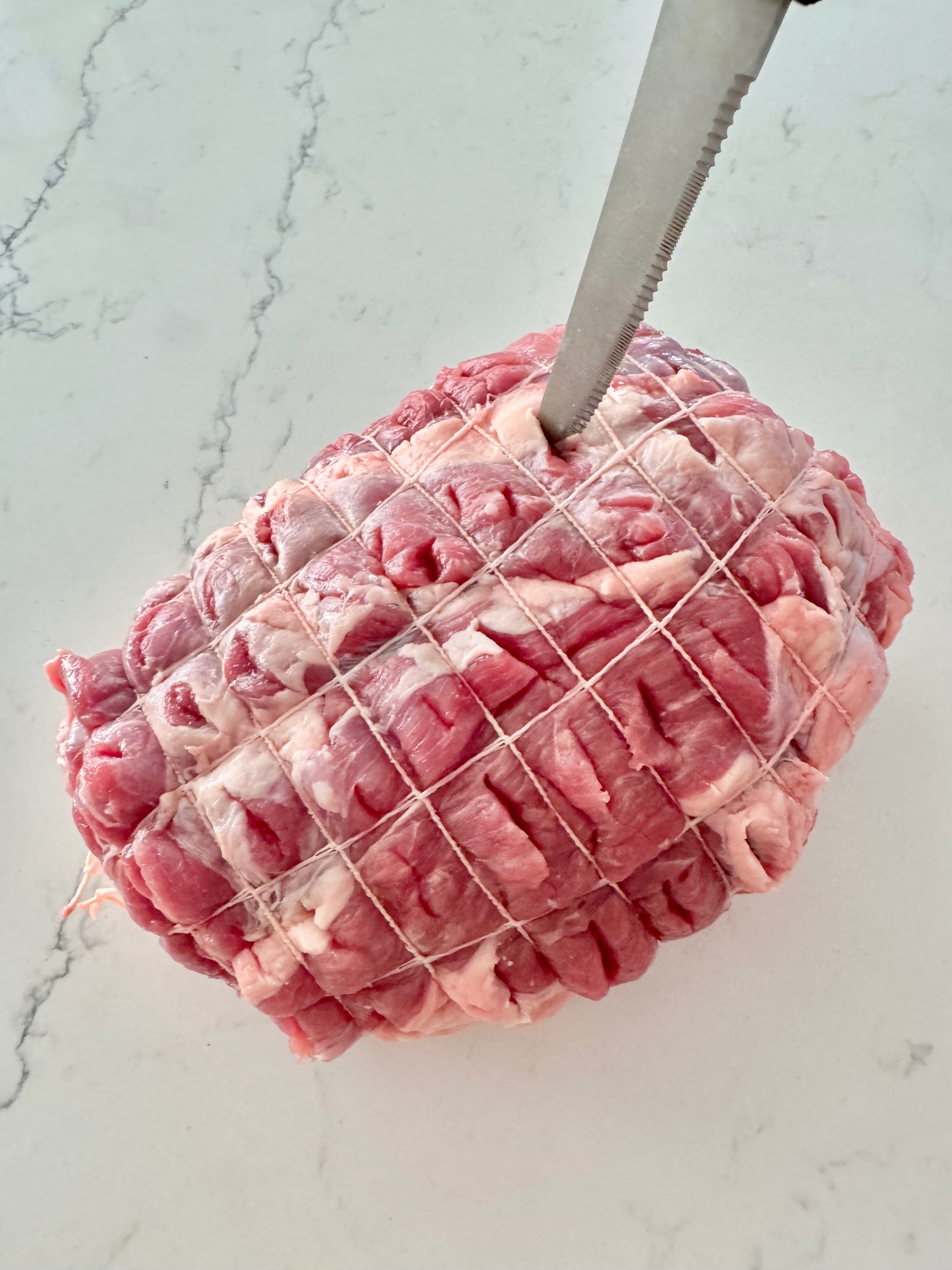 recipes__roast-bone-in-leg-of-lamb/lamb_roast_recipe_2.jpg